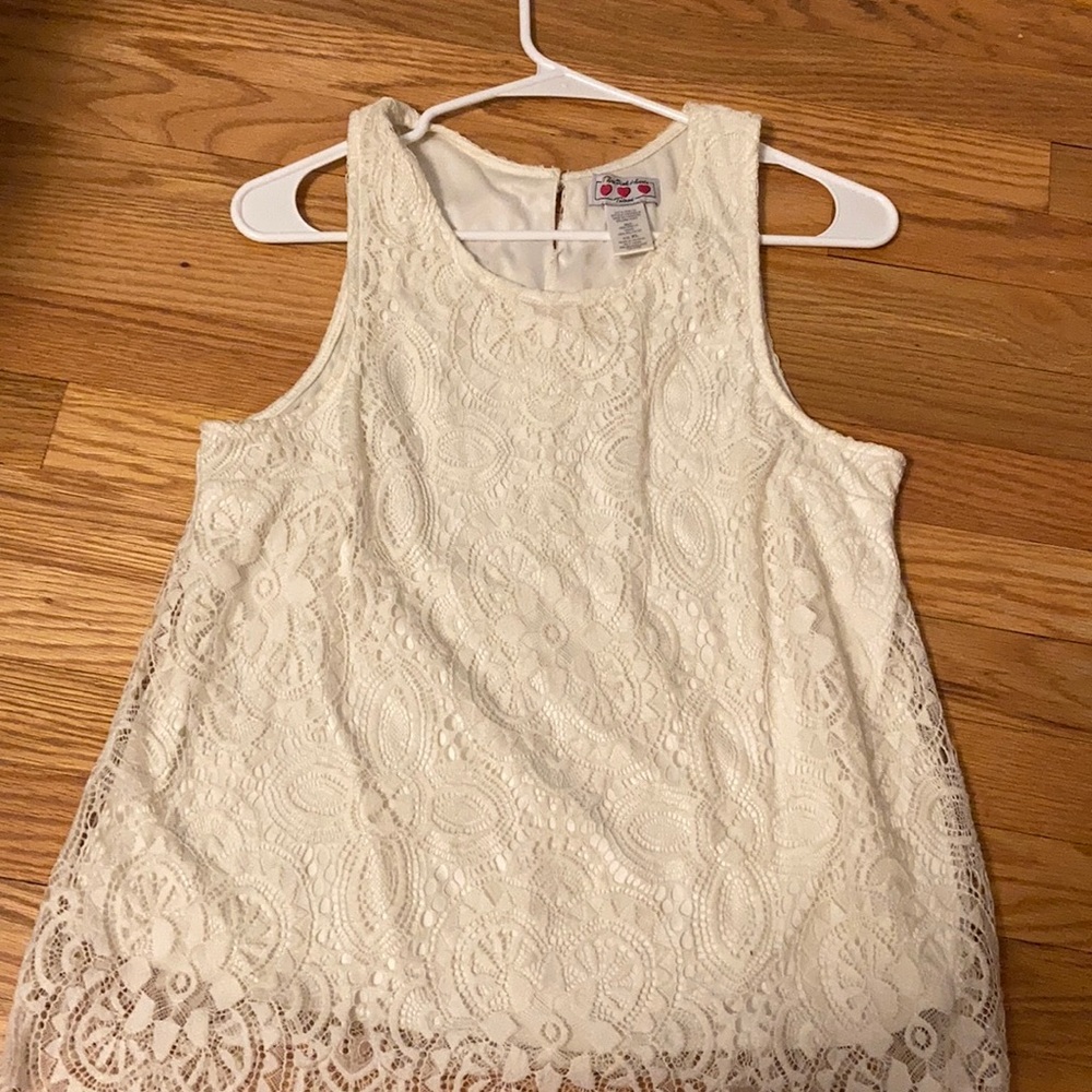 white laced tank top for women.